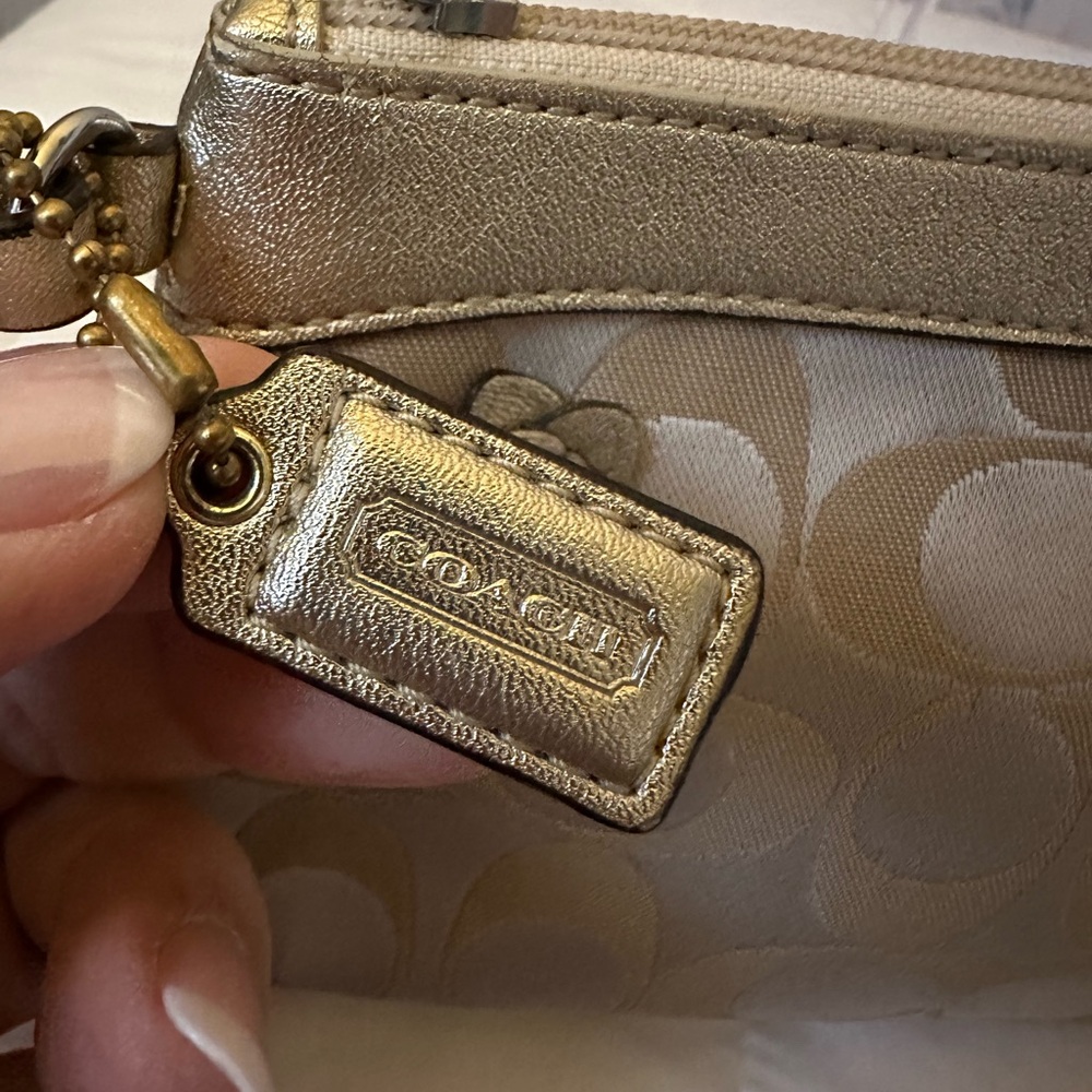 Coach Cream Monogram Wristlet with Floral Appliqué Flowers - Picture 10 of 16